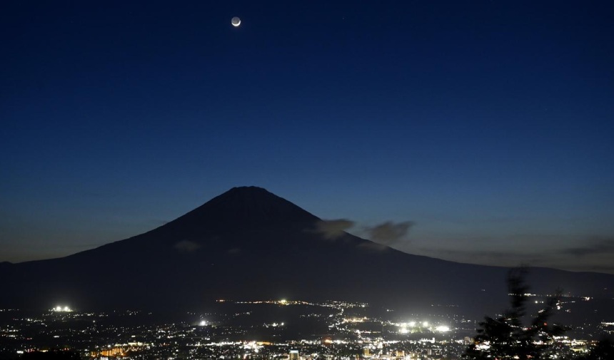 Japonya'nın harikası Fuji Dağı işte böyle görüntülendi! 6