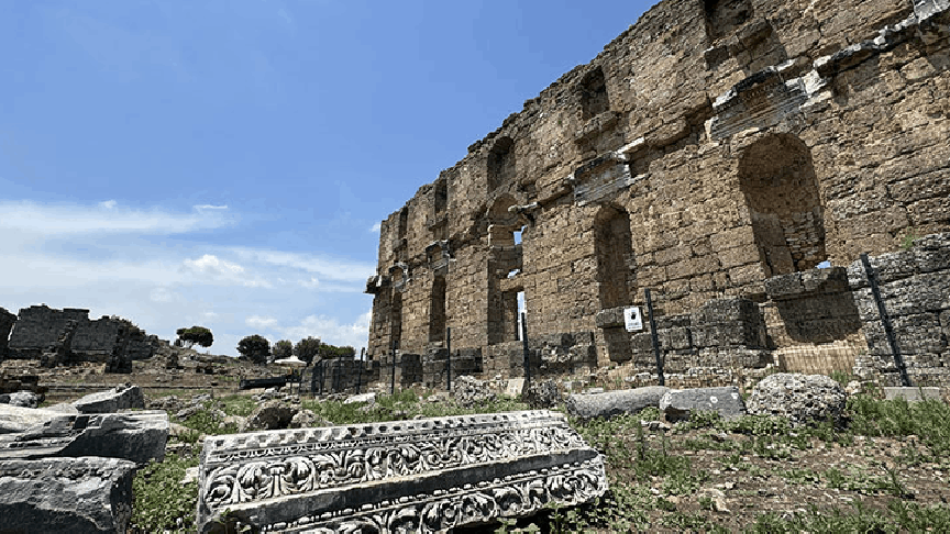 Aspendos'ta tarihi keşif: Zeus ve Afrodit heykelleri gün yüzüne çıktı! 4