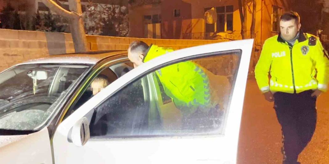 Aksaray’da alkollü sürücü direksiyon başında sızınca kaza yaptı! Polis ekipleri zor uyandırdı 2