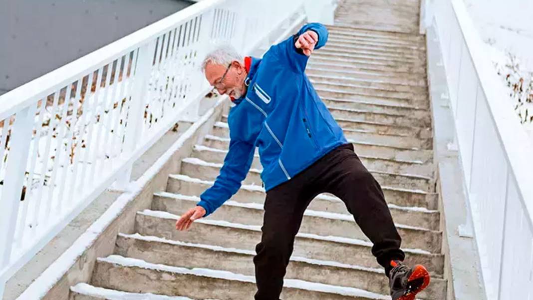 Kaygan zeminlere dikkat! Kış aylarında düşme riskini azaltmanın 5 etkili yolu 2