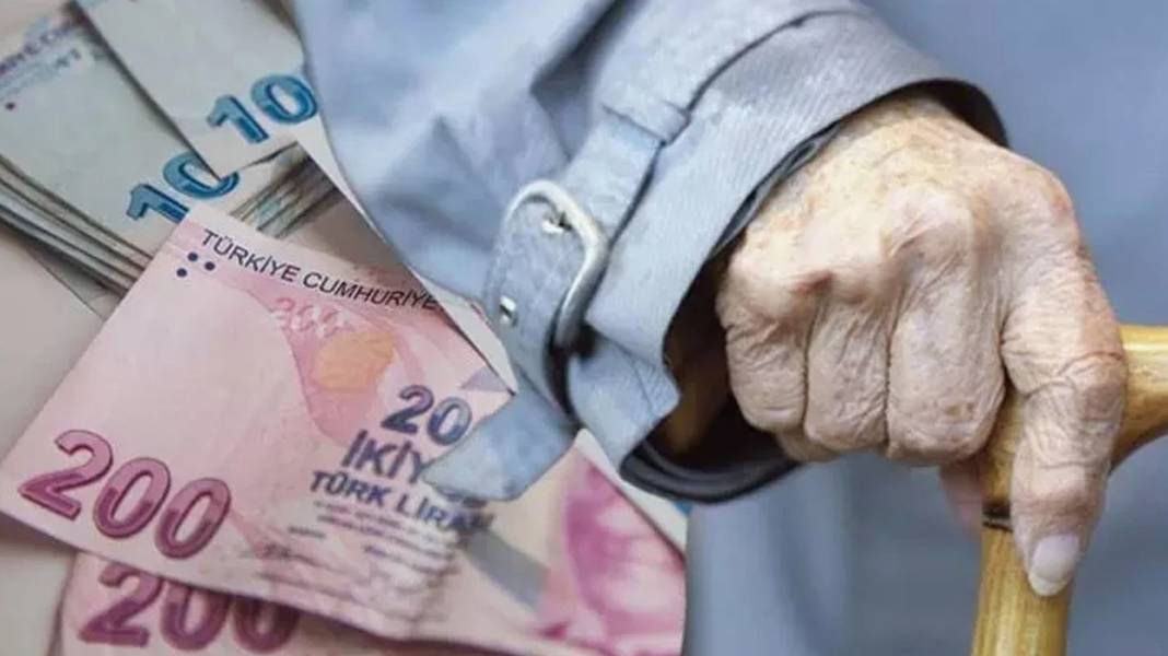 Özgür Erdursun'dan emekli maaşı ile ilgili dikkat çeken açıklama: Böyle giderse... 5