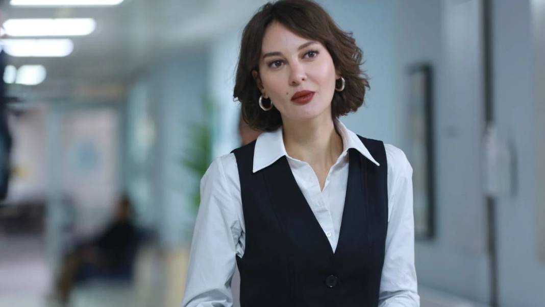 Uzak Şehir dizisi oyuncusuna iğrenç taciz! İfşa etti 1