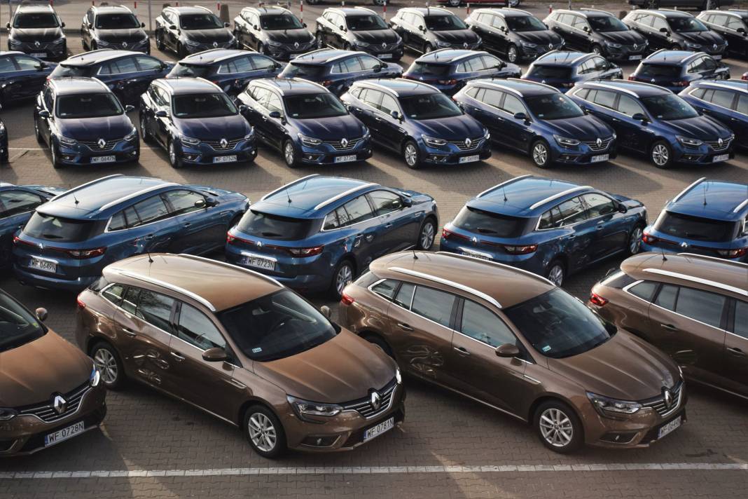 Sıfır araçlara üst üste 3 zam! İkinci ele talep arttı: En çok tercih edilen otomobiller belli oldu 3
