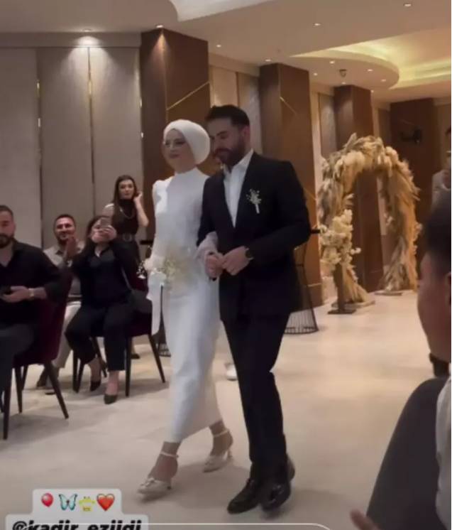 Kadir Ezildi evlendi: 500 bin TL nişan harcaması yapmıştı! Her anını paylaştı 6