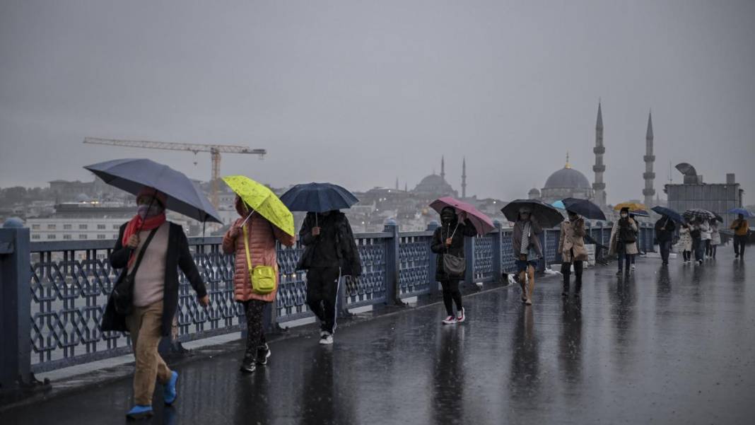 AKOM İstanbul'u saat vererek uyardı! Sakın dışarı çıkmayın 10