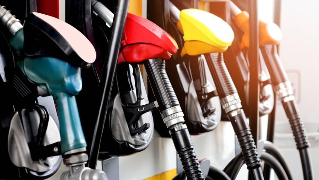 Benzine zam geldi motorine zam yolda! Akaryakıt alacaklar dikkat 8