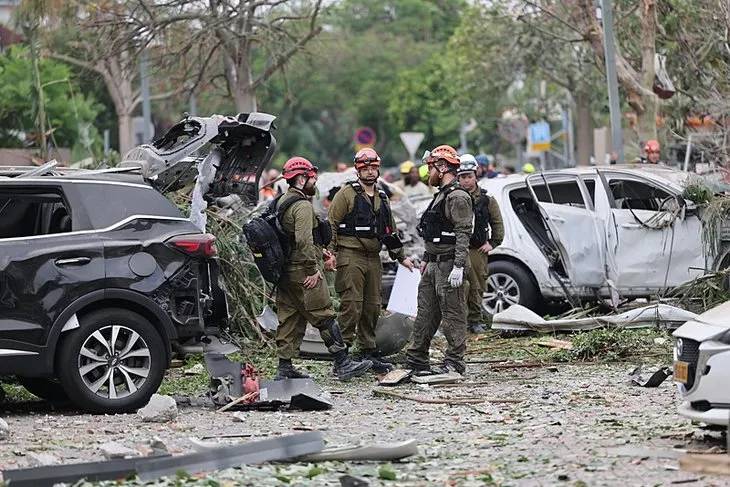 İran'ın vurduğu Tel Aviv'de hasar gün ağarınca ortaya çıktı 18