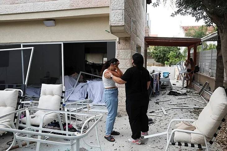İran'ın vurduğu Tel Aviv'de hasar gün ağarınca ortaya çıktı 14