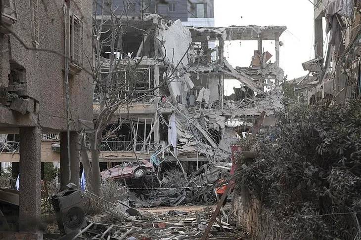İran'ın vurduğu Tel Aviv'de hasar gün ağarınca ortaya çıktı 10