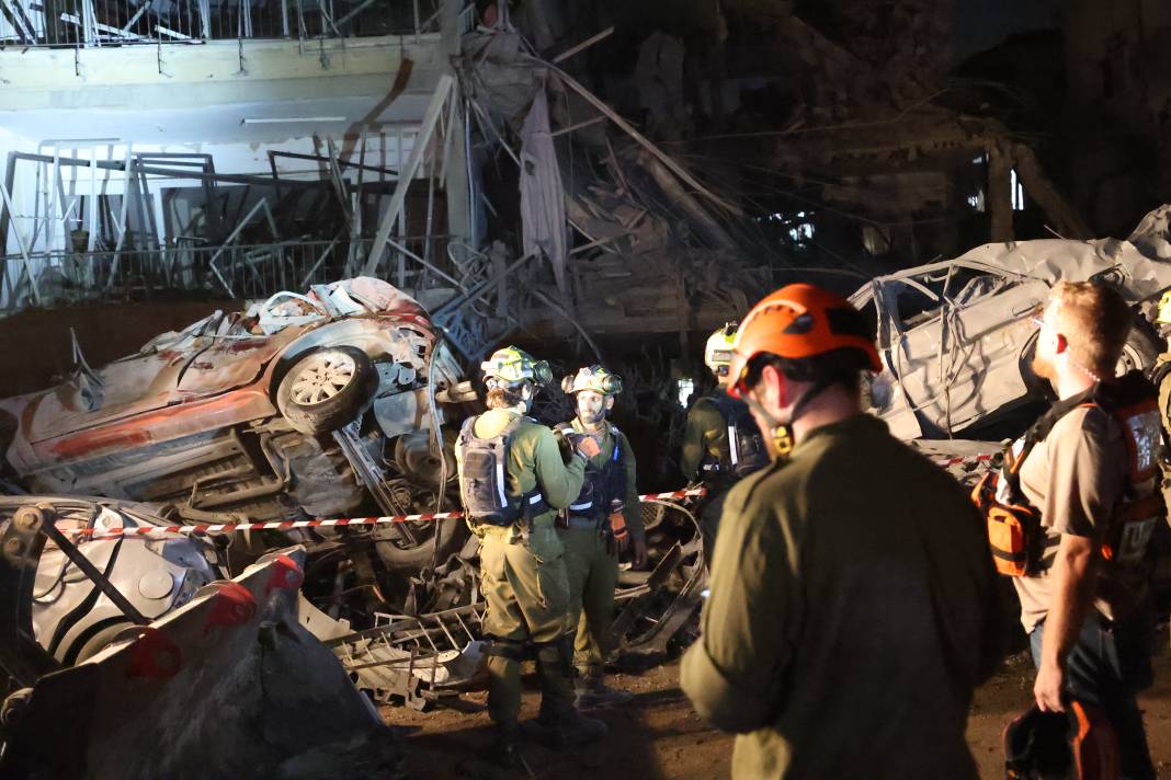 İran'ın misilleme saldırısının ardından Tel Aviv sokakları 5
