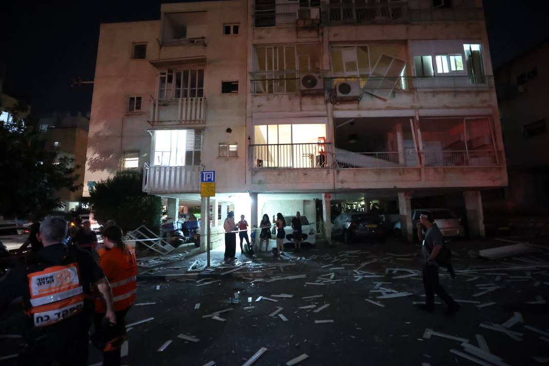 İran'ın misilleme saldırısının ardından Tel Aviv sokakları 1