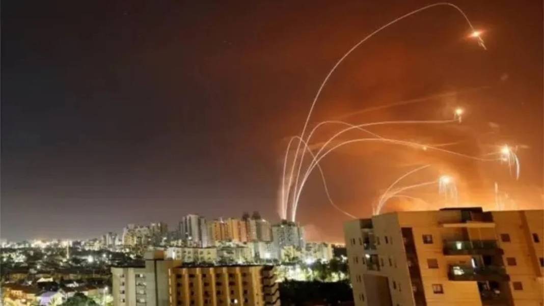 İran'ın füze yağdırdığı Tel Aviv'in son görüntüleri ortaya çıktı 13