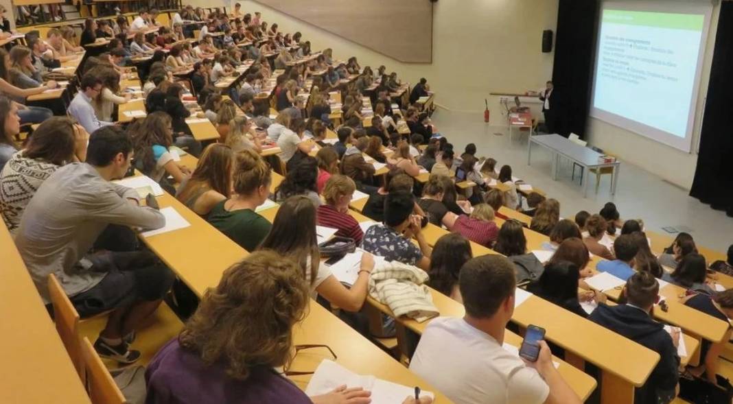 Türkiye’nin en öğrenci dostu şehirleri! İlk 10 öğrencilerin hayallerini süslüyor 17