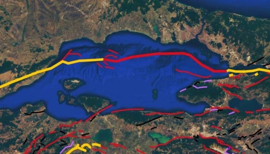 Depreme karşı en riskli bölgeler açıklandı: İstanbul'un deprem haritası korkuttu 8