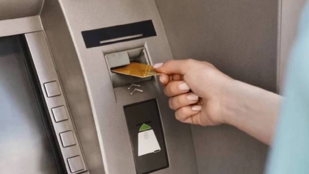 O bankadan flaş karar: ATM'den para çekme limitini değiştirdi 11