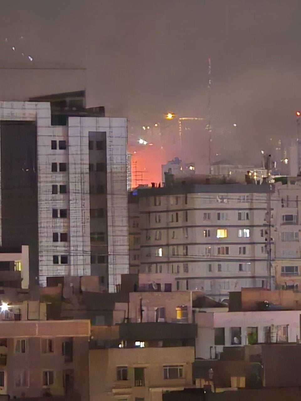 İsrail’in İran operasyonu sonrası ilk görüntüler: Sokaklar harabeye döndü 6
