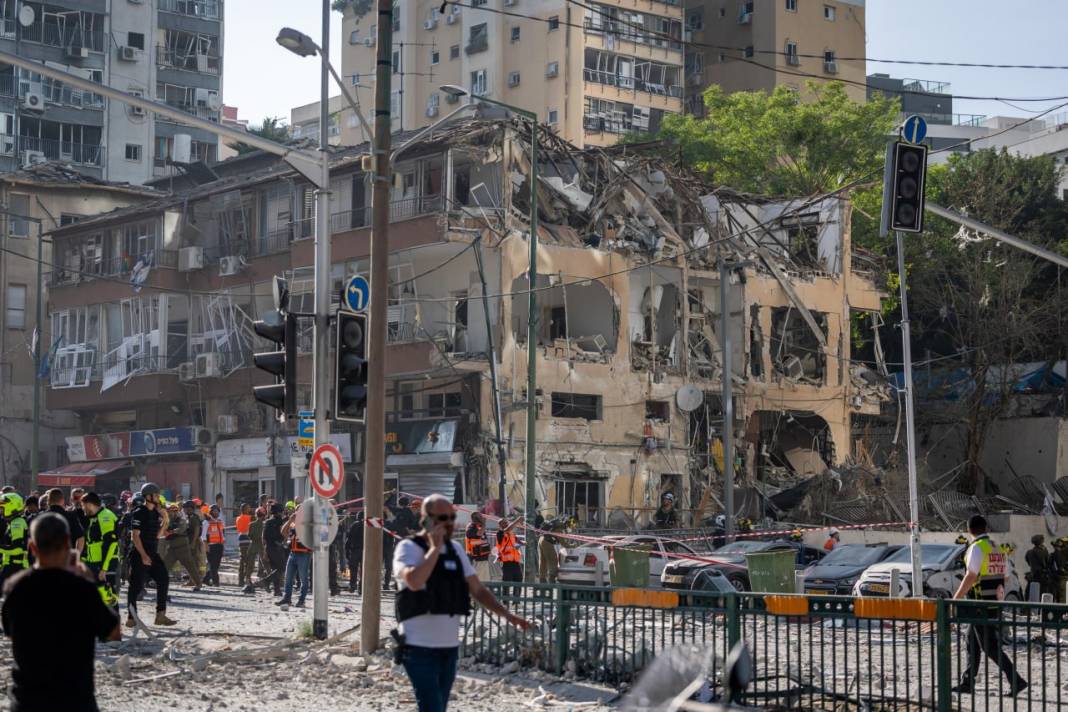 İran'ın füze yağdırdığı Tel Aviv'in son görüntüleri ortaya çıktı 5
