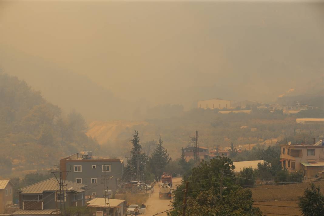 Hatay alev alev: Yangın evlere ulaştı 4