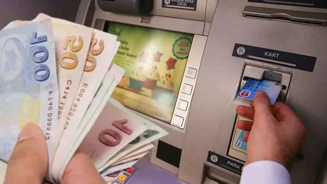 O bankadan flaş karar: ATM'den para çekme limitini değiştirdi 3