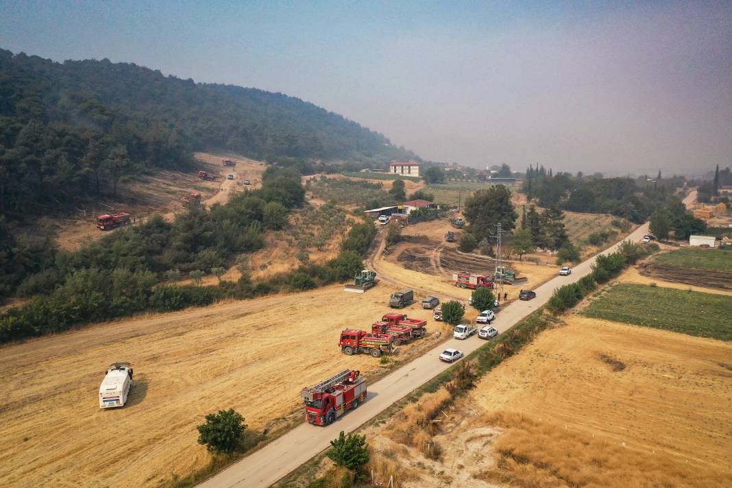 Sakarya'dan Bilecik'e sıçrayan yangın kabusu: 7 köy tahliye edildi 5