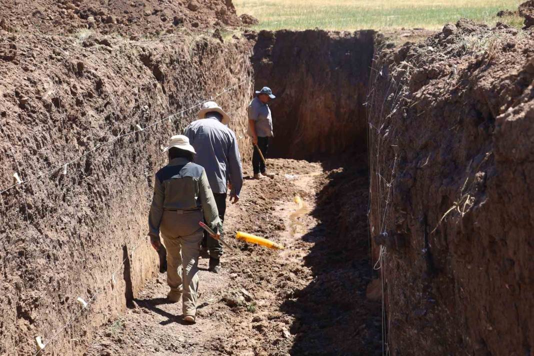 Bölgede yüz binlerce kişiyi ilgilendiriyor: Hendek kazıldı, gerçek açığa çıktı 2