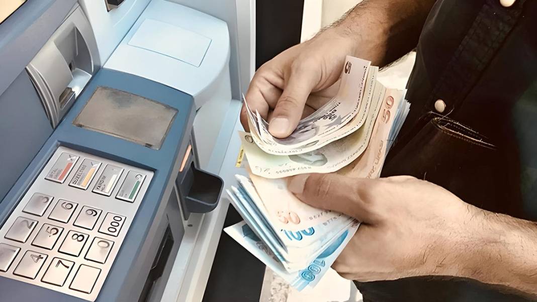 Bankaların faiz geliri rekor kırdı: Kredi ve kart borçları zirvede 12