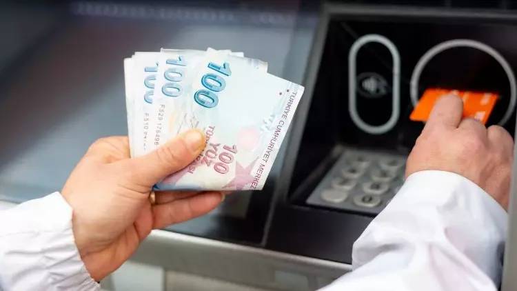 Bankaların faiz geliri rekor kırdı: Kredi ve kart borçları zirvede 21