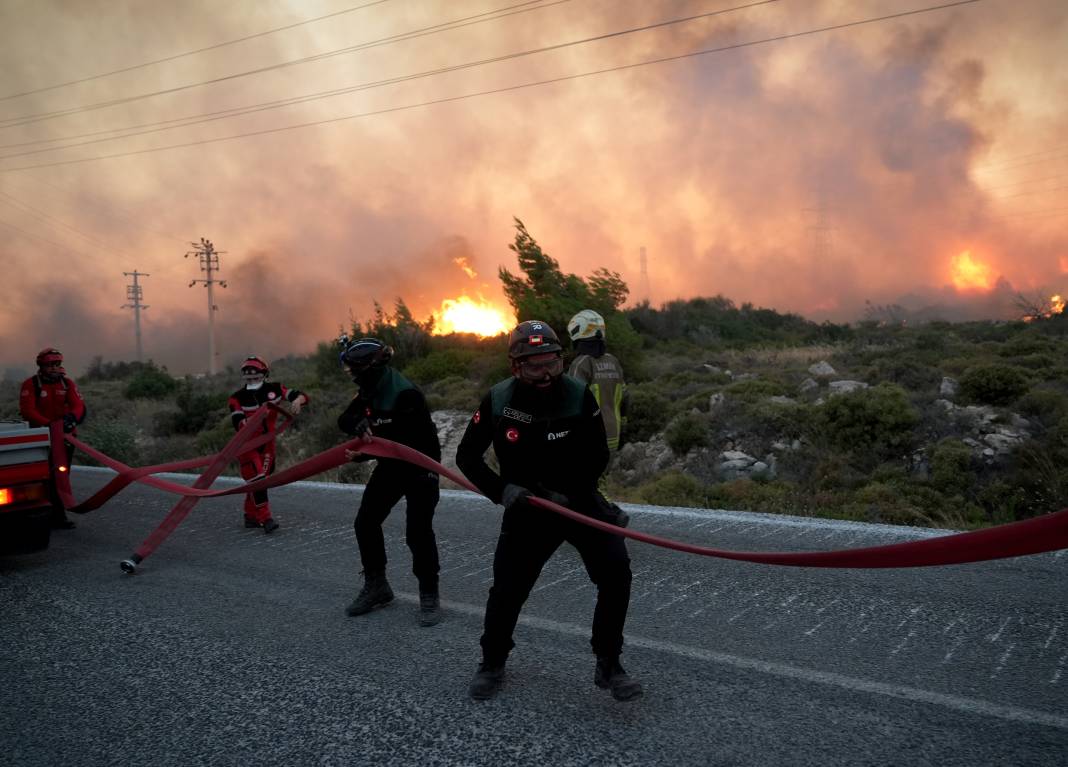 İzmir Çeşme ve Ödemiş'teki yangın Urla'ya dayandı: Mahalleler tahliye ediliyor 7