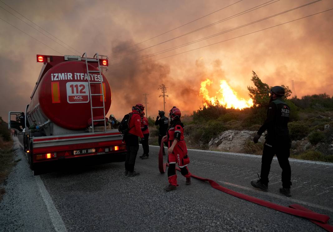 İzmir Çeşme ve Ödemiş'teki yangın Urla'ya dayandı: Mahalleler tahliye ediliyor 10