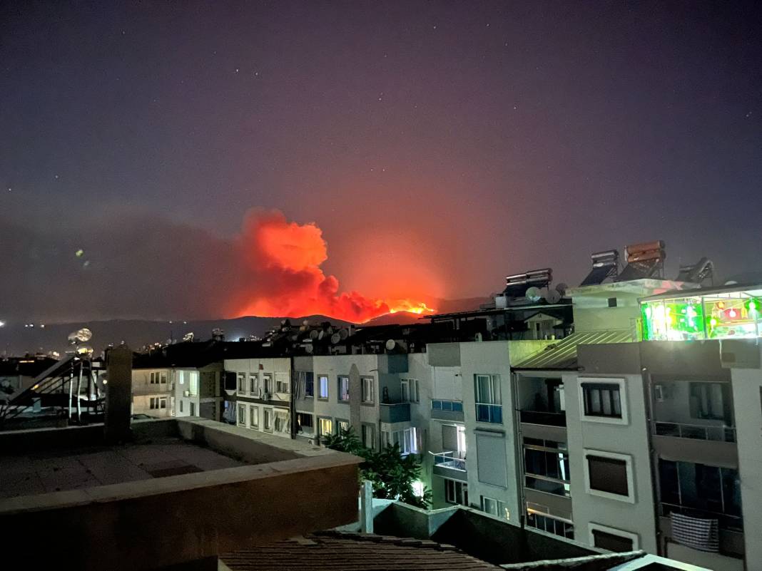 İzmir Çeşme ve Ödemiş'teki yangın Urla'ya dayandı: Mahalleler tahliye ediliyor 15