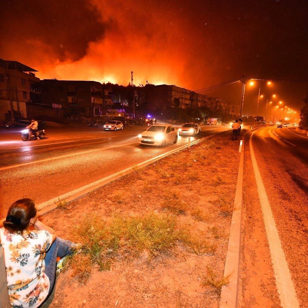 İzmir Çeşme ve Ödemiş'teki yangın Urla'ya dayandı: Mahalleler tahliye ediliyor 16
