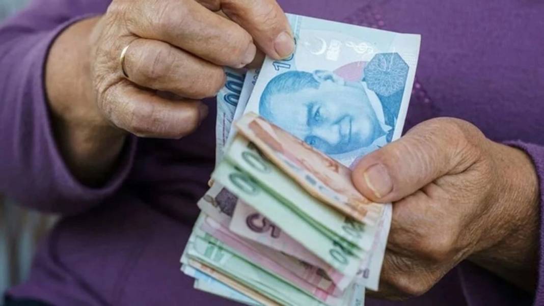 Emekliye zam sonrası promosyonlarda yarış: Tutarlar güncellendi 12