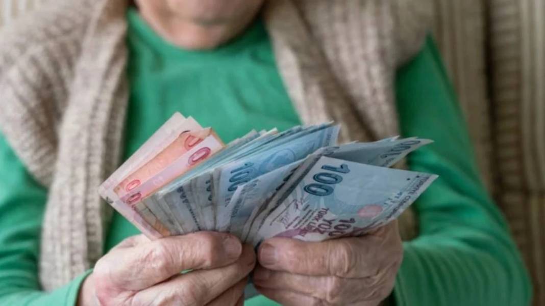 Emekliye zamlı maaş takvimi belli oldu: İşte gün gün ödeme tarihleri 4