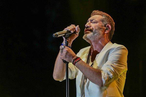 Türkiye'deki konser zengini sanatçılar açıklandı! Tahtın sahibi ortaya çıktı: Kimse tahmin edemedi 5