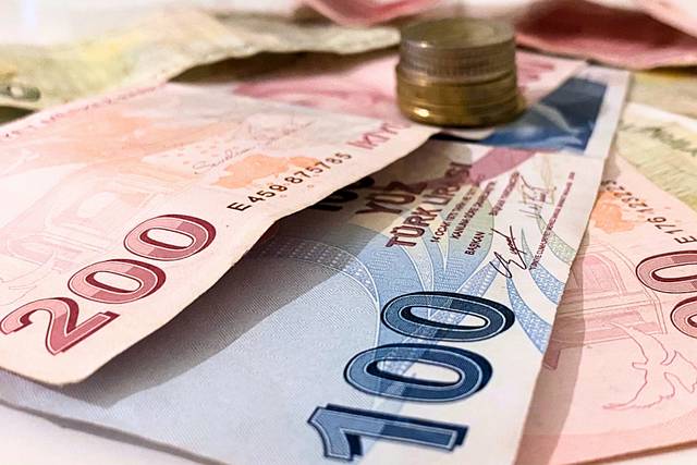 Bankaların faiz geliri rekor kırdı: Kredi ve kart borçları zirvede 2