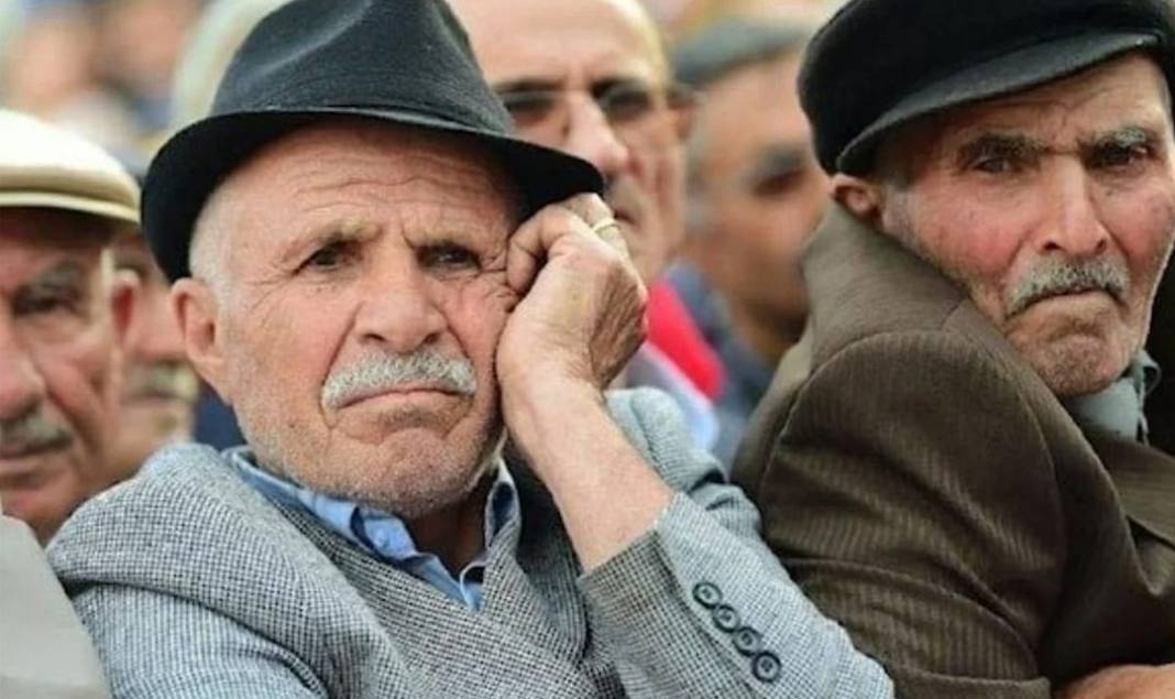 Emeklilere 2 dev bankadan müjde: HGS ve otoparkı ücretsiz yapacaklar 1