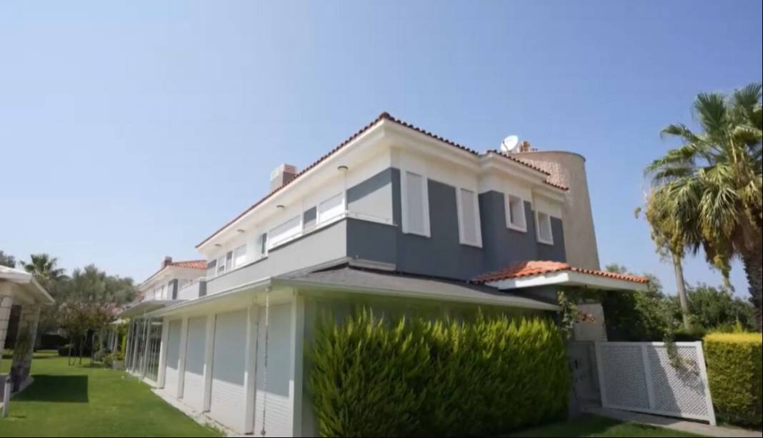 Yılmaz Vural'ın 2 katlı lüks Alaçatı villası sosyal medyayı salladı! İçeride yok yok 10