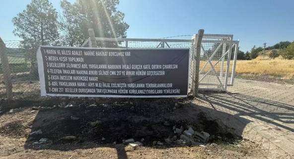 Narin Güran 1 yıl önce bugün kaybolmuştu! Baba Arif Güran mezarı başında konuştu: Kolundaki alçı detayı dikkat çekti 4