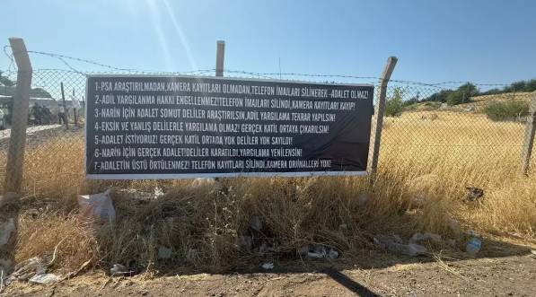 Narin Güran 1 yıl önce bugün kaybolmuştu! Baba Arif Güran mezarı başında konuştu: Kolundaki alçı detayı dikkat çekti 3