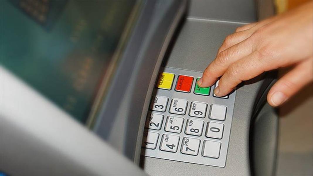 ATM'de parası sıkışanlar dikkat! Bu bir tuzak olabilir 8