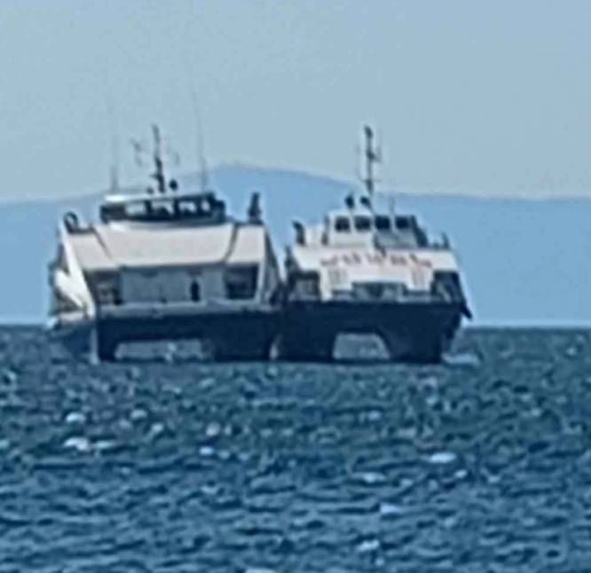 İDO'ya ait deniz otobüsü kayalıklara çarptı! 2