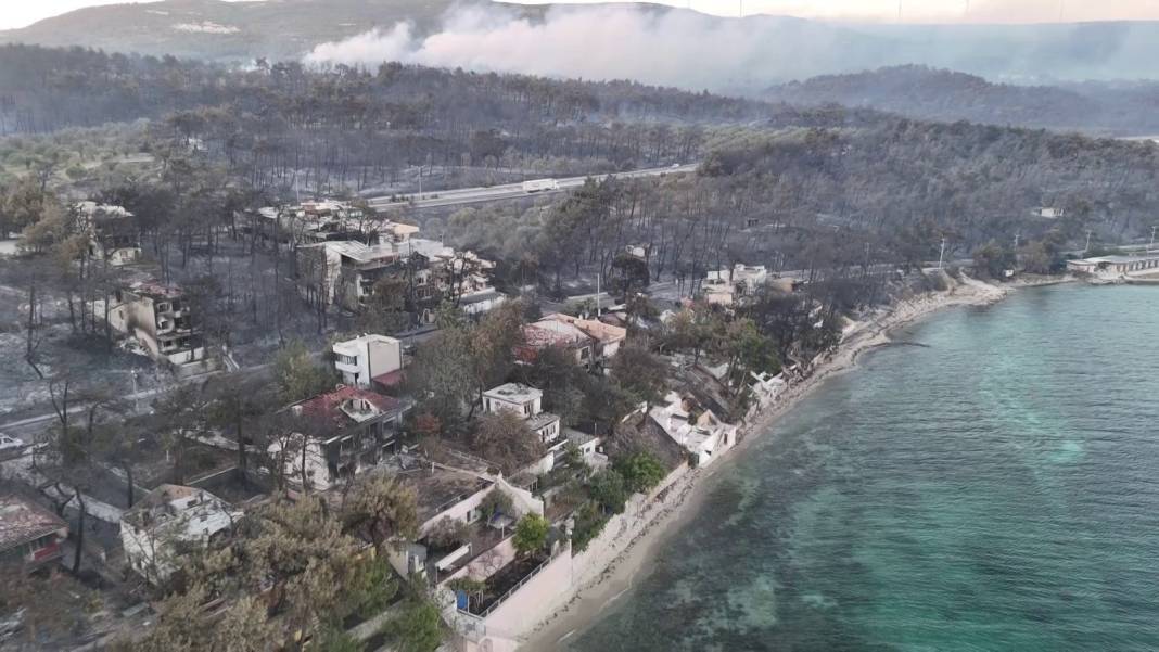 Çanakkale'de villalar kül oldu! Acı bilanço sabahın ilk ışıklarıyla görüntülendi 1