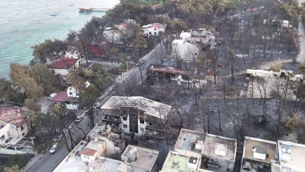 Çanakkale'de villalar kül oldu! Acı bilanço sabahın ilk ışıklarıyla görüntülendi 3