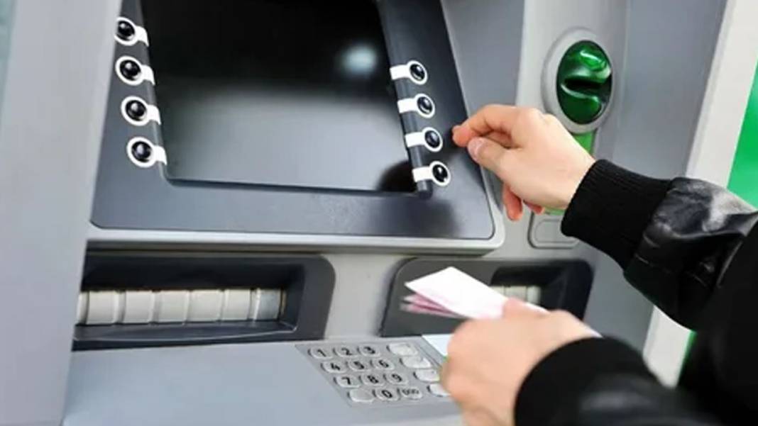 ATM'de parası sıkışanlar dikkat! Bu bir tuzak olabilir 9