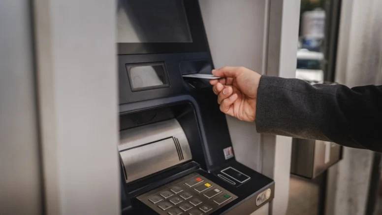 ATM'de parası sıkışanlar dikkat! Bu bir tuzak olabilir 2