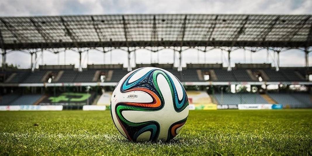Tarihi gece: Son 24 saatte Süper Lig devleri kadrolarını şekillendirdi 1