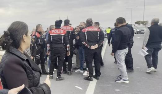Polis memurunun cenaze konvoyuna saldırı: 4 yaralı! 2