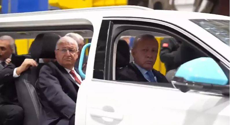 TOGG'un limuzin modeli ilk kez kullanıldı: Bakanlar ve Erdoğan içinde görüntülendi 1