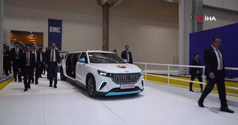 TOGG'un limuzin modeli ilk kez kullanıldı: Bakanlar ve Erdoğan içinde görüntülendi 3