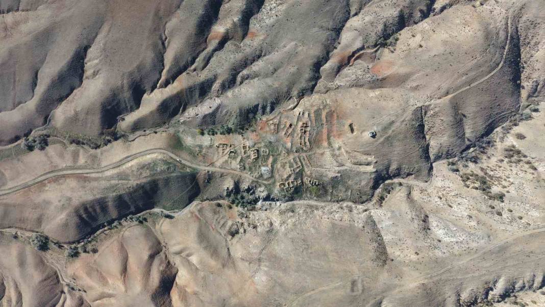 35 yıl önce terk edildi: Hayalet köy 'Pırıklı' uydu haritasından silindi 6